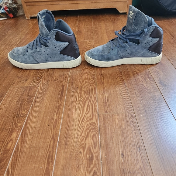Adidas Tubular shoes - Picture 2 of 5